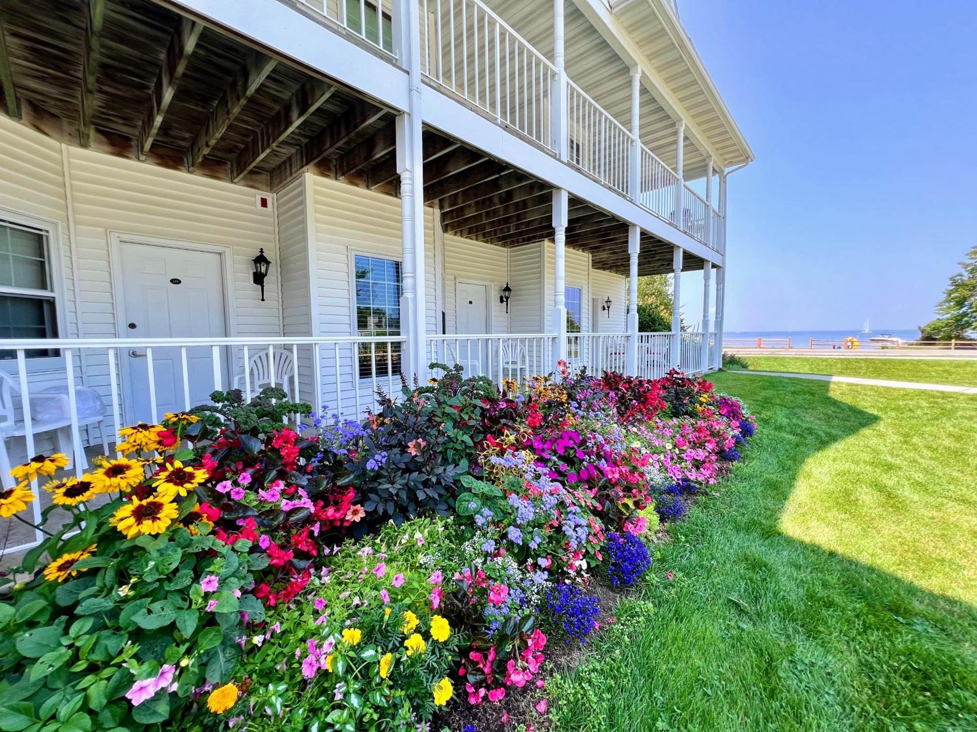 Bay Breeze Resort Ephraim Esterno foto