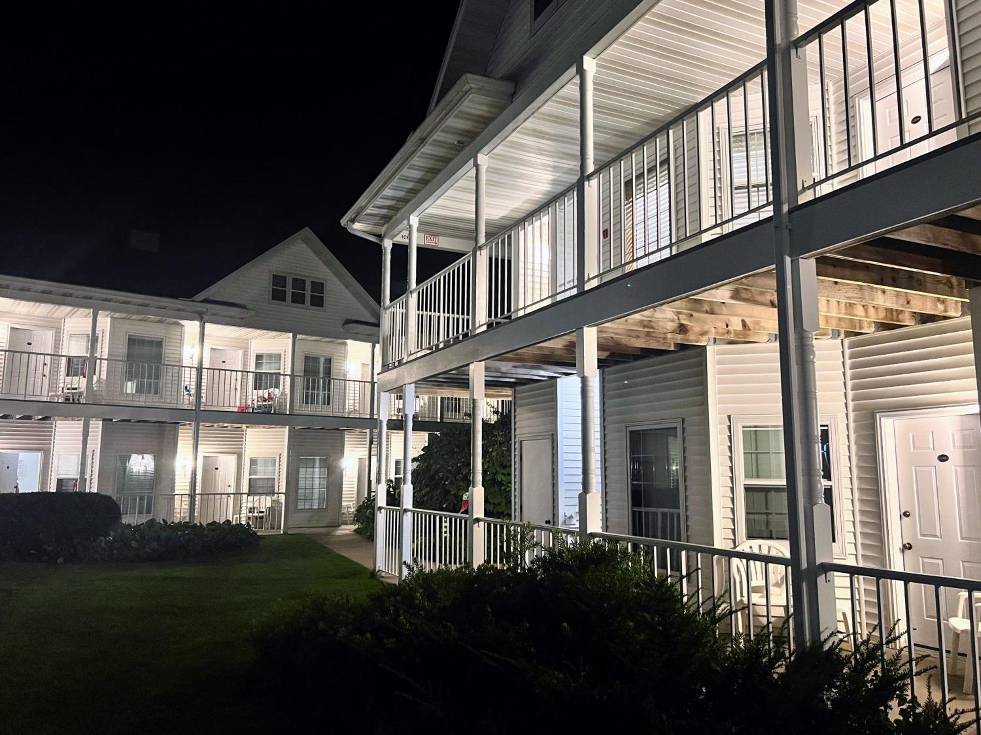 Bay Breeze Resort Ephraim Esterno foto